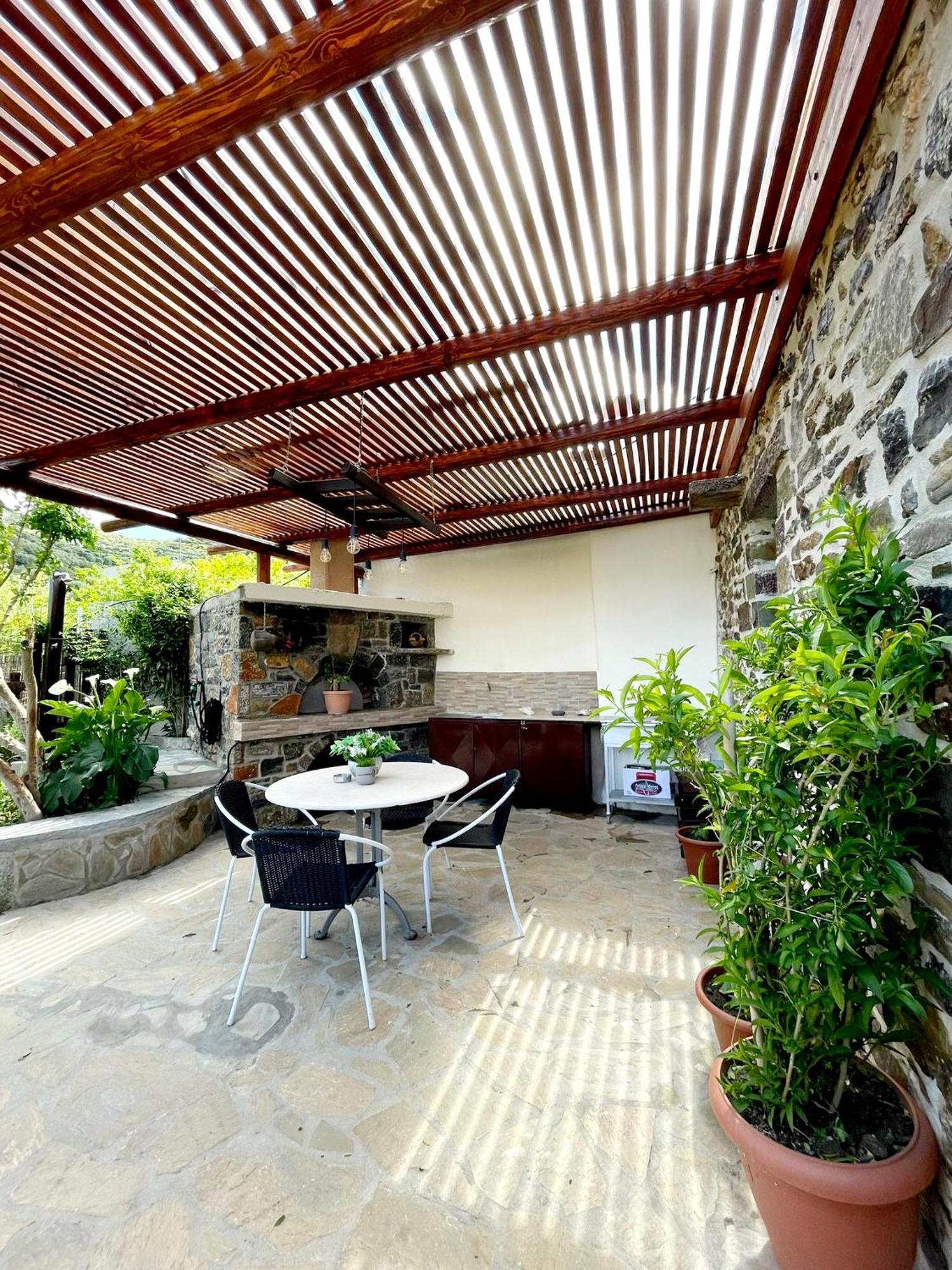 Nikithianos Platipodi Stone Houseヴィラ エクステリア 写真